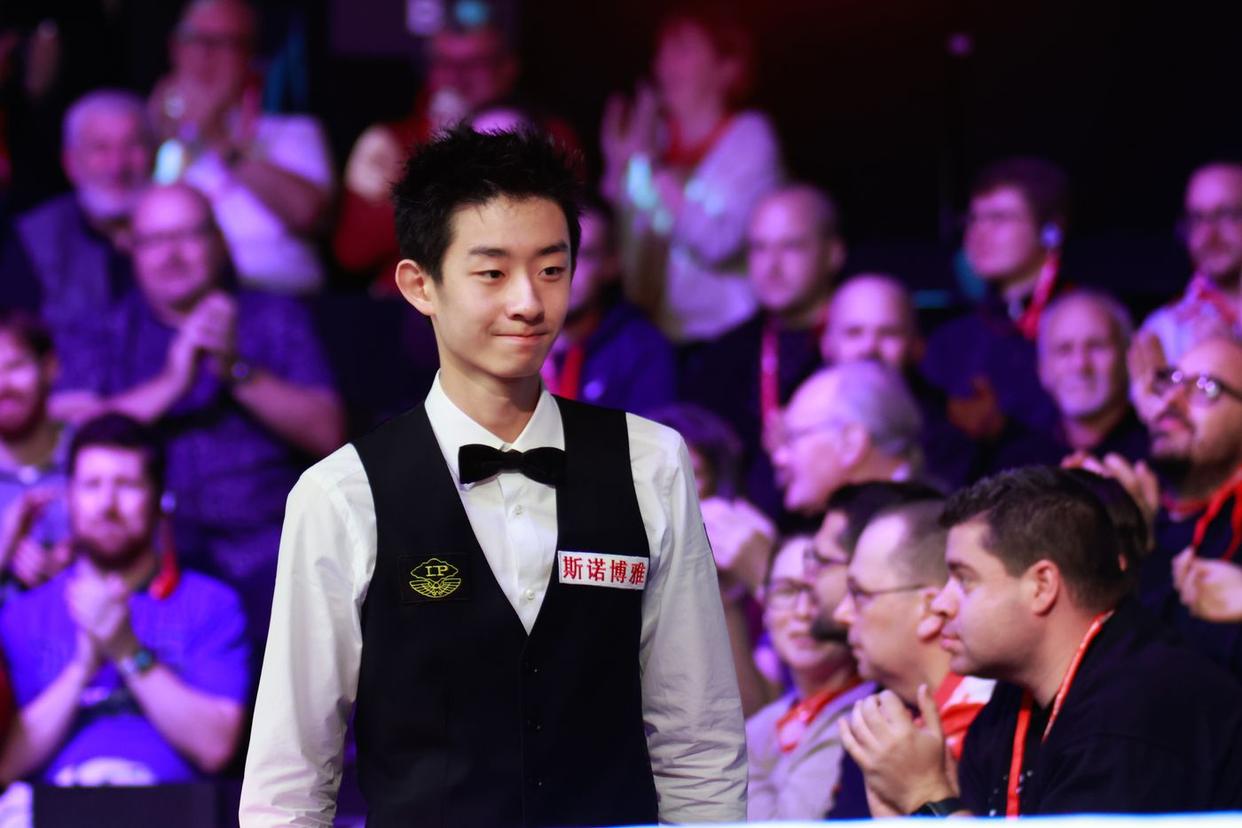 开云体育在线-DFM碾压JDG，Deft团战一打五焦点之战小组赛，强势挺进下一轮